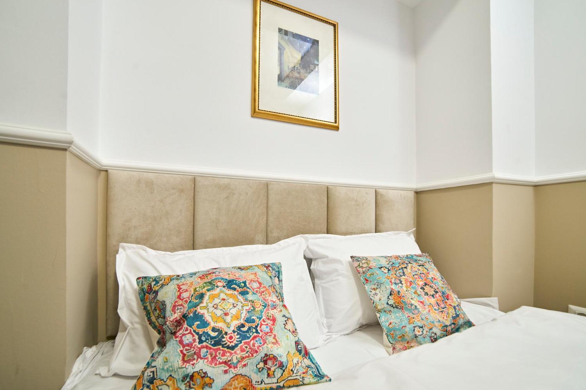 Dona Premier Suites Bucarest Esterno foto